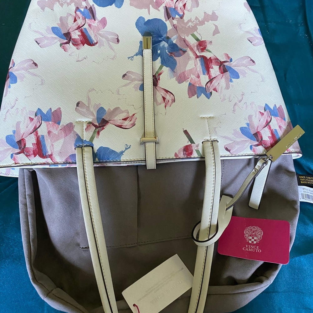 NWT Vince Camuto medium tote Dust Bag included - Picture 7 of 8